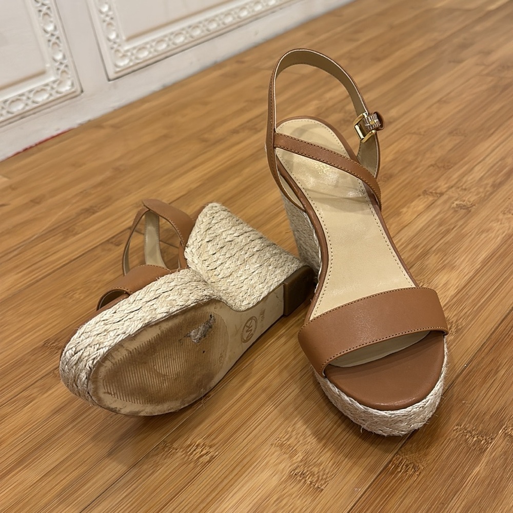 Michael Kors Brown and Tan Raffia Wedge Heals size 9 - Picture 2 of 3